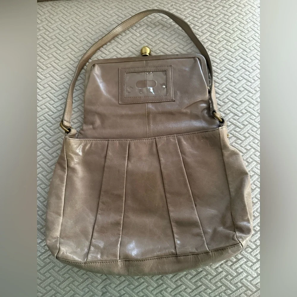 HOBO International Gray leather fold over kiss lock bag - Picture 2 of 5